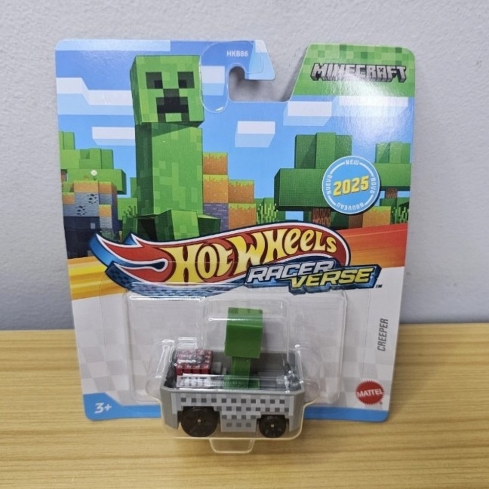 2025 Hot Wheels Racer Verse Minecraft Creeper